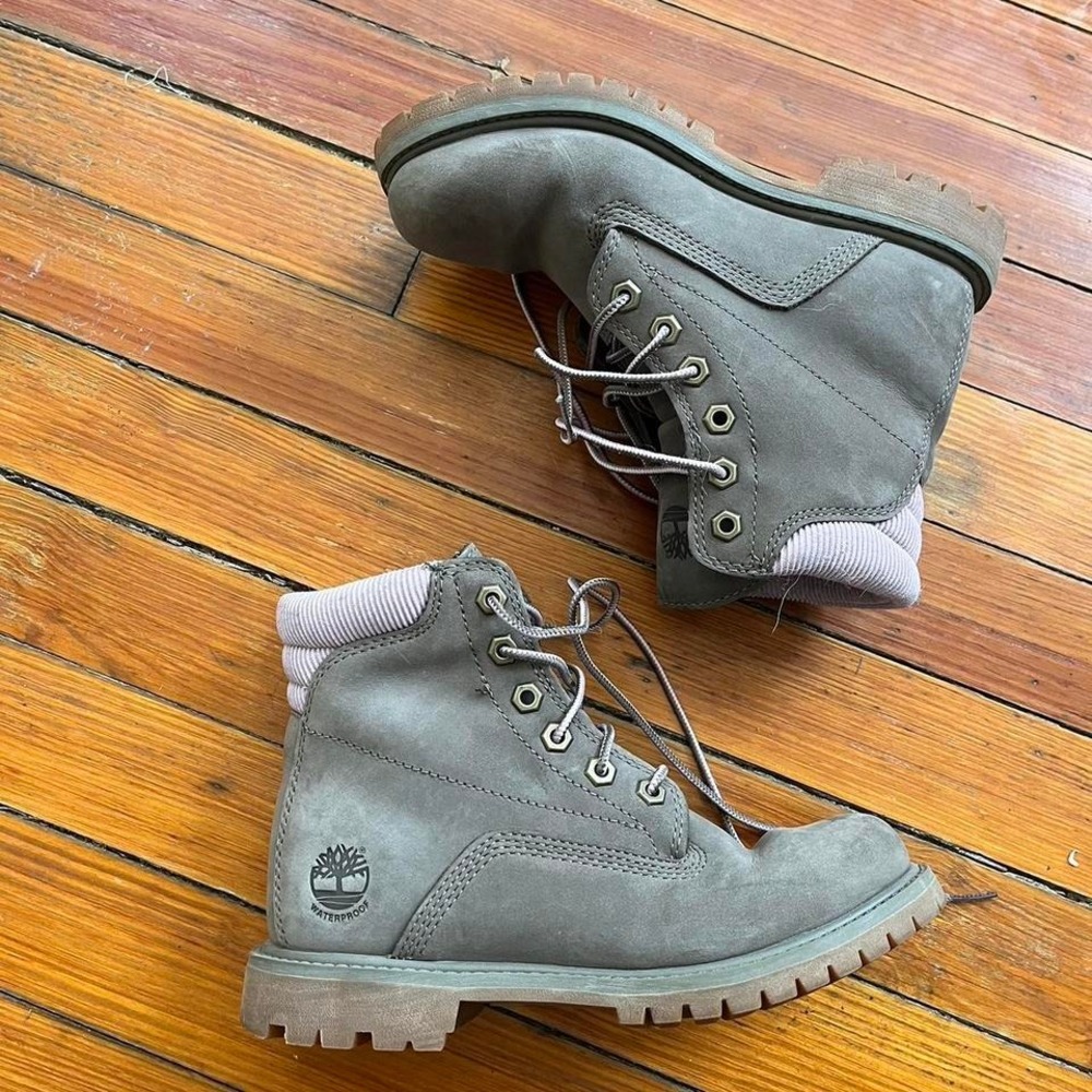 Timberland classic Boots size 6.5w